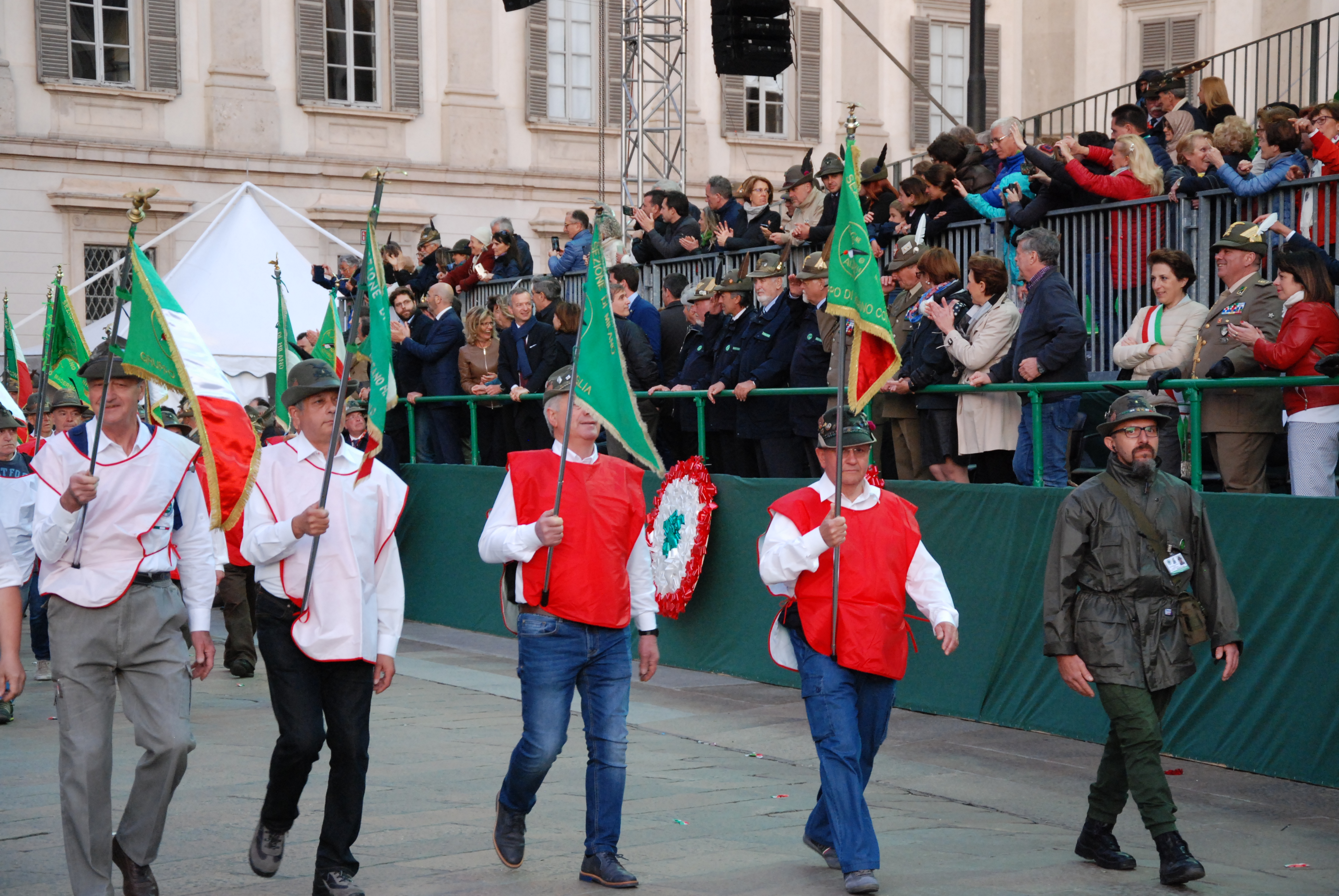 Inizio-Adunata-Nazionale-alpini-Milano-61