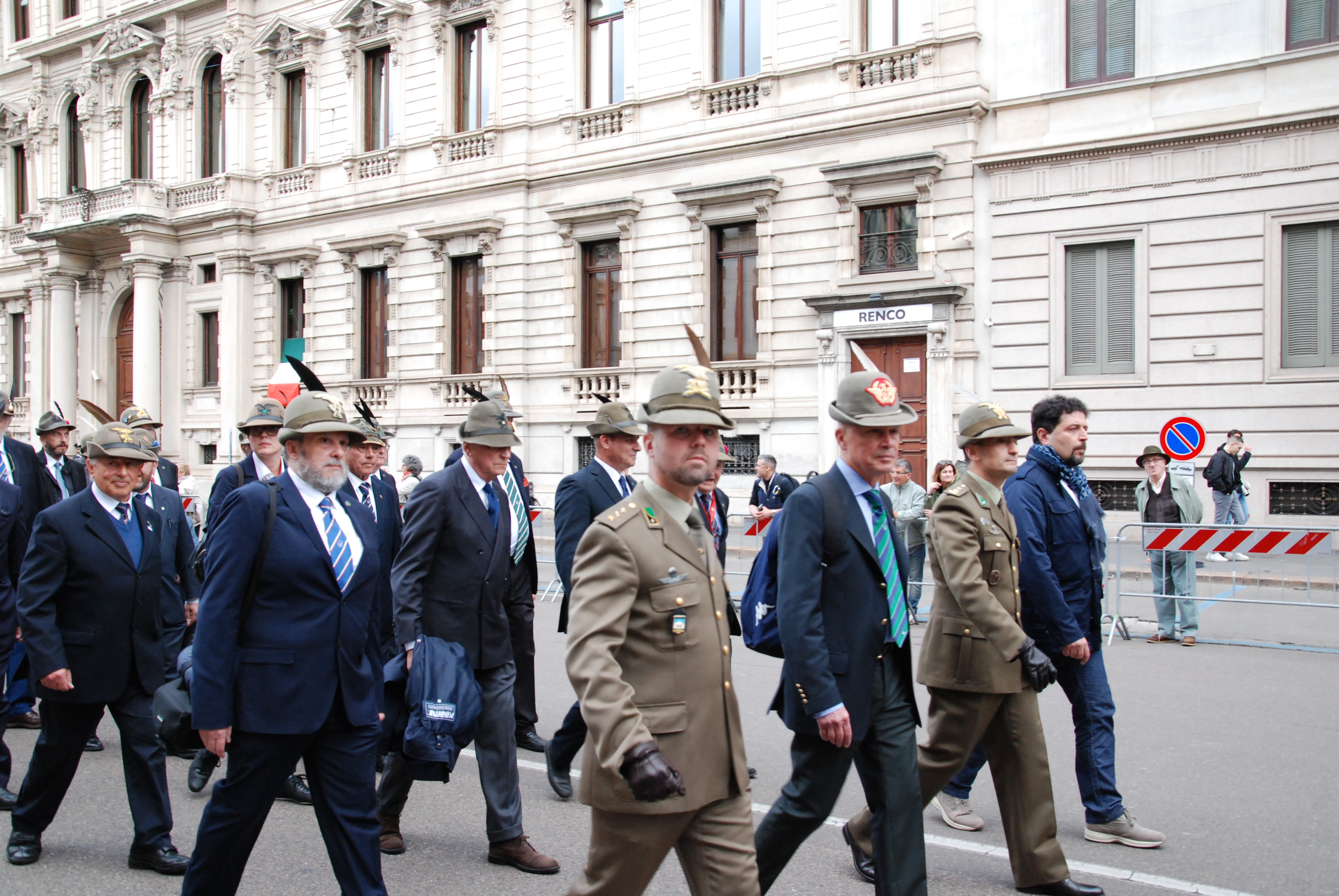 Inizio-Adunata-Nazionale-alpini-Milano-8