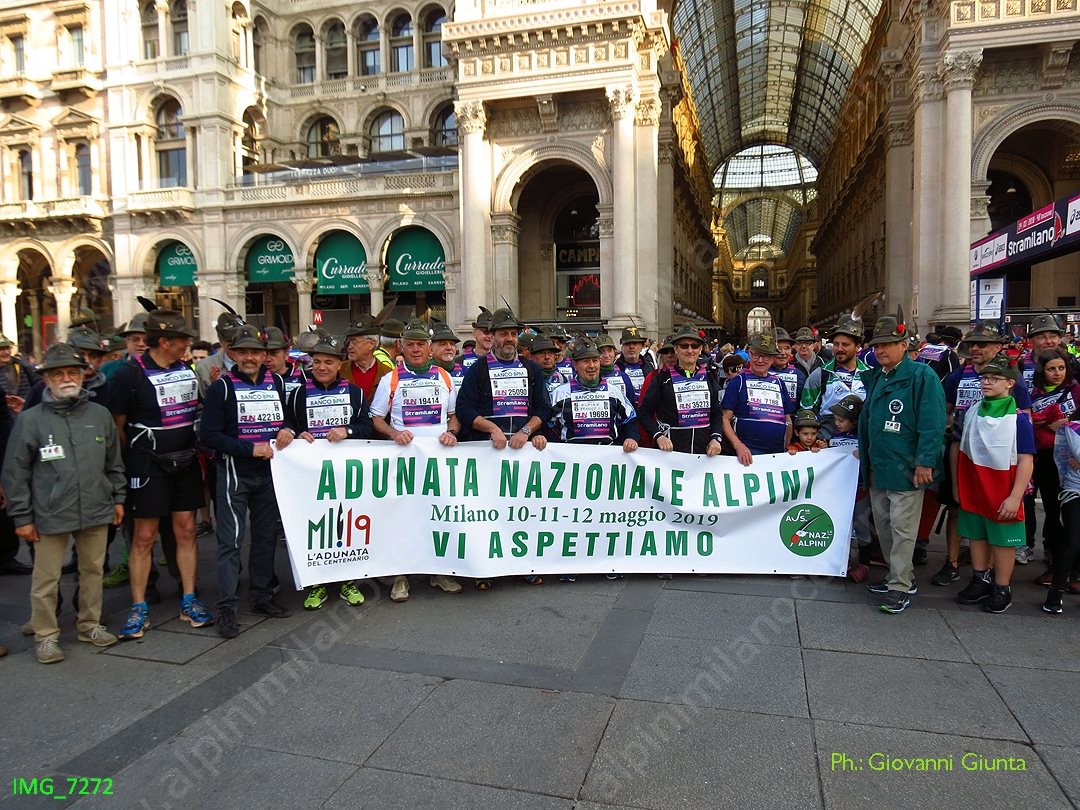 Striscione-Stramilano-2